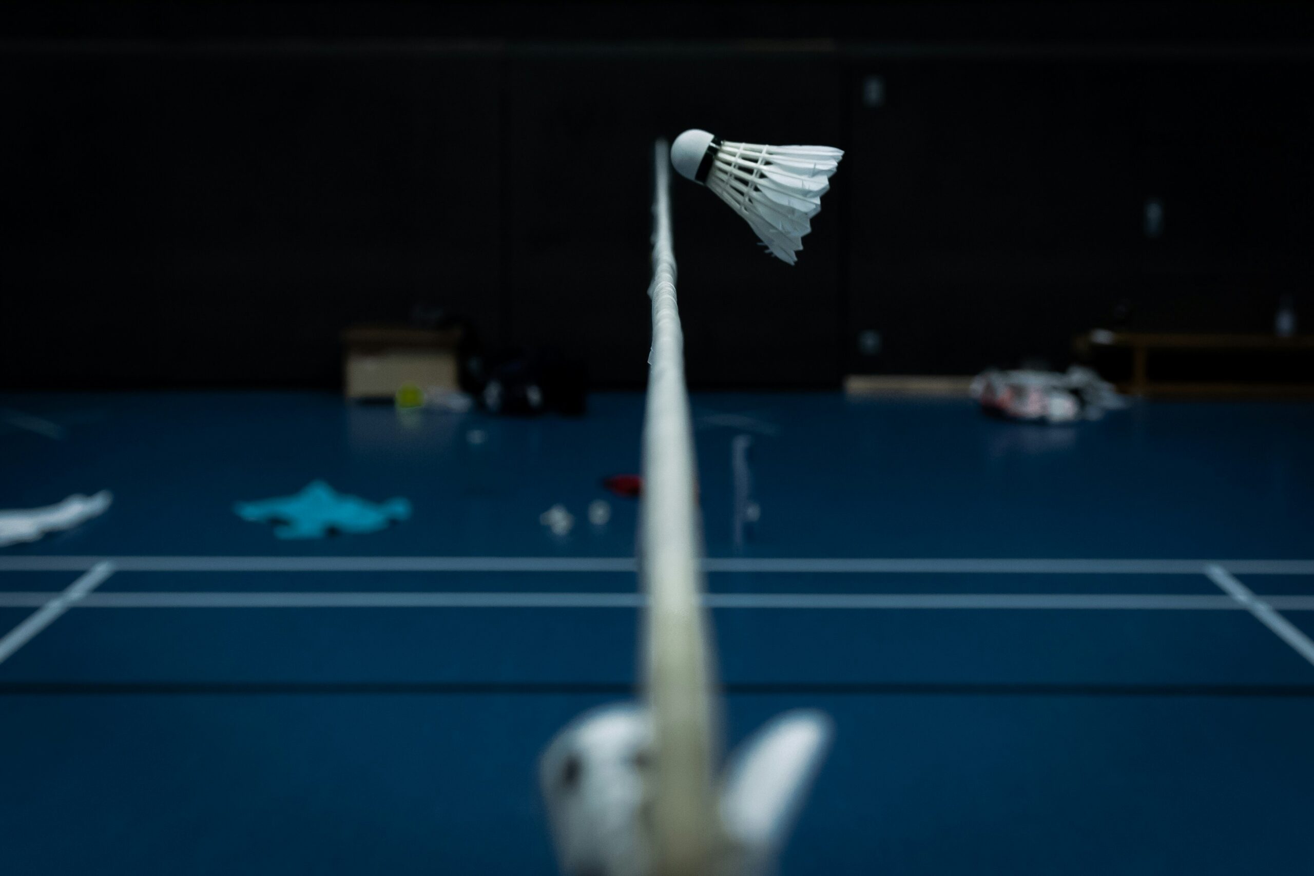 Badmintonboll över nät på KBK Arena